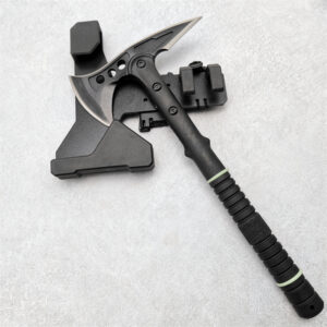 Outdoor cutting edge tactical axe